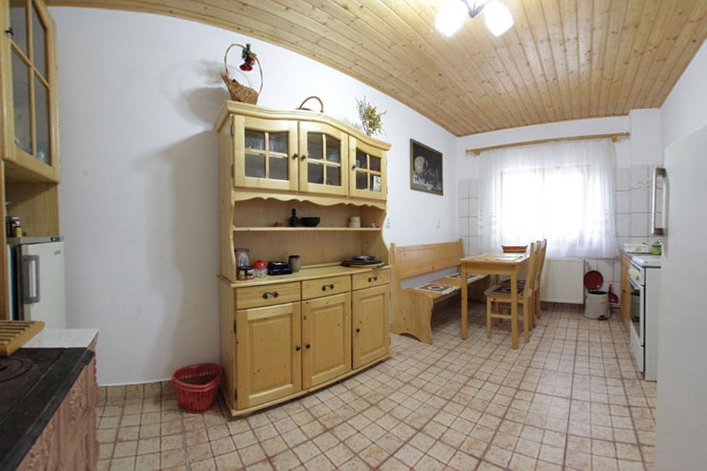 Pensiunea Flori De Camp Ватра-Дорней Номер фото