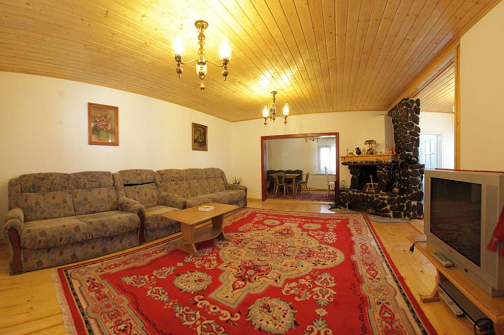 Pensiunea Flori De Camp Ватра-Дорней Номер фото